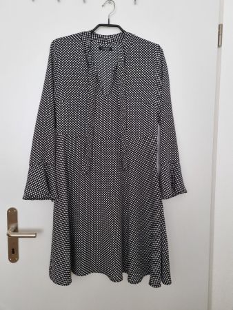 Leichtes Sommer-Kleid Gr. M schwarz/weiss Muster