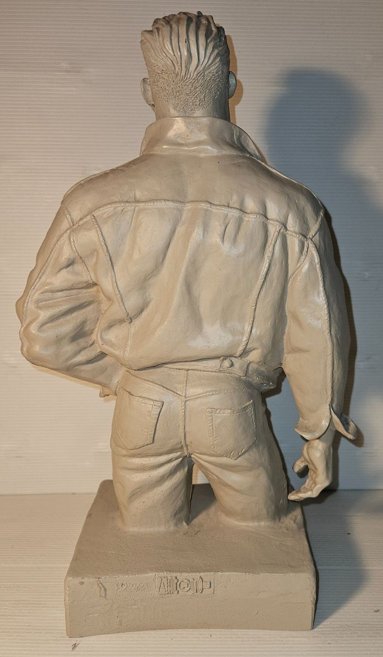 Statuette: Figur Jeans and Jackets Tonfigur ( Figuren ) – Usato da Münchenstein venduto da vitalfit 3