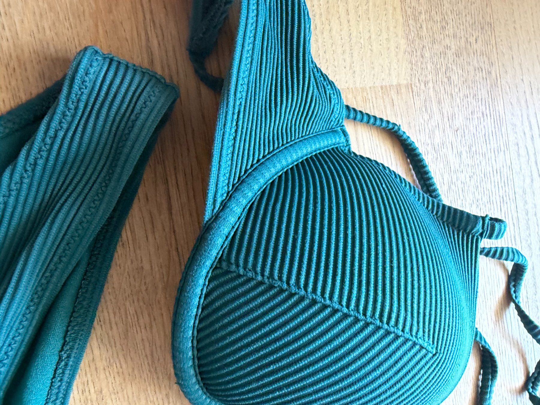 H&M Maillots de bain & Bikinis: Bikini Set dunkelgrün gerippt Grösse S – D'occasion à Riehen par ann_76jw 2