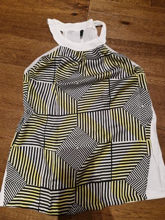 Benetton Top, Grösse M, Sommerliches Design, neuwertig