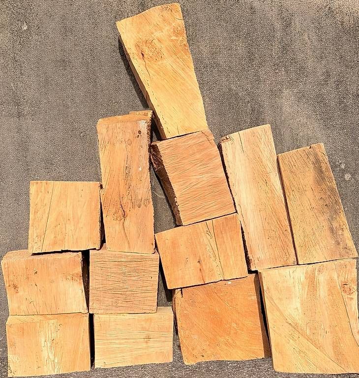 Articles en bois: Lindenholzblöcke – D'occasion à Teufen AR par Joceam