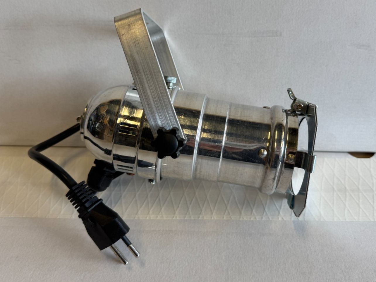 Lampade: 4 er Set Varytec Par 20 Spot Scheinwerfer poliert silber – Nuovo e nell'imballaggio originale da Däniken SO venduto da Profog1 2