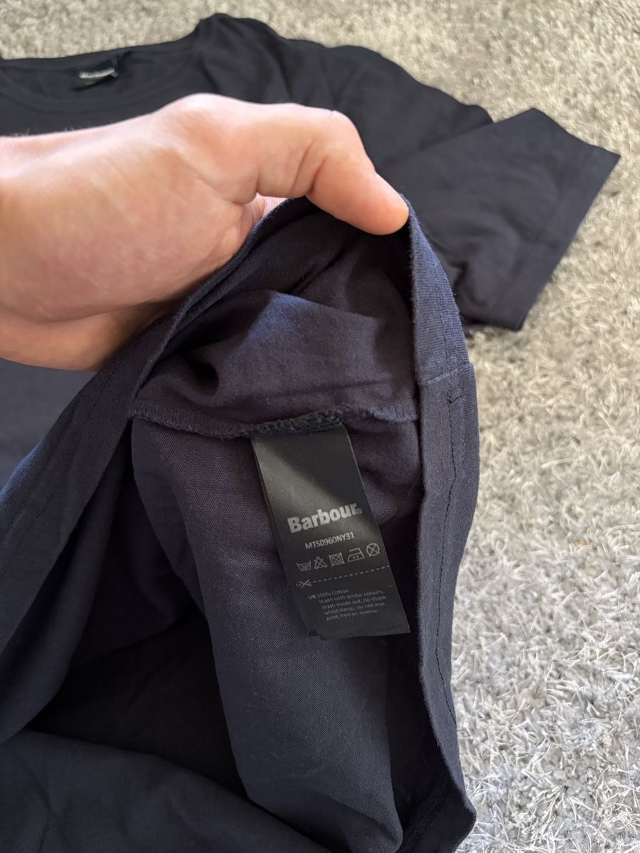 Barbour T-shirt: Barbour Navy Graphic T-Shirt  – Nuovo (secondo la descrizione) da Brislach venduto da edu_t6pq 3