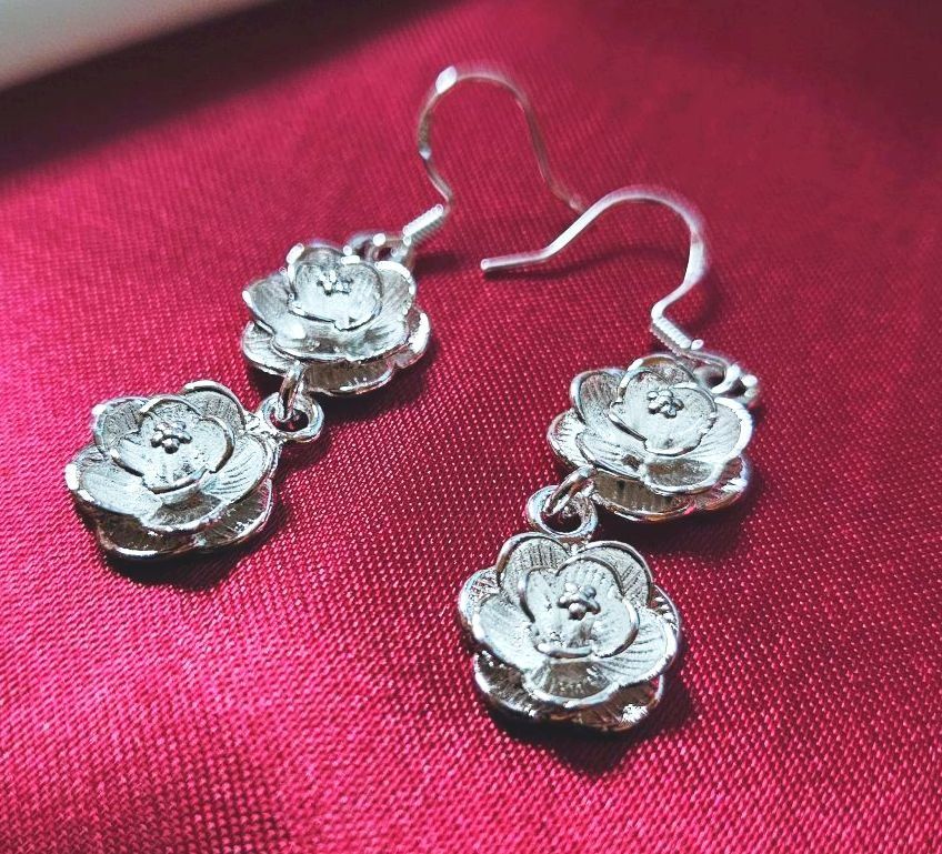 Ohrringe & -stecker: Elegante Ohrringe, versilbert – Neu (gemäss Beschreibung) aus Grenchen von maretop 1