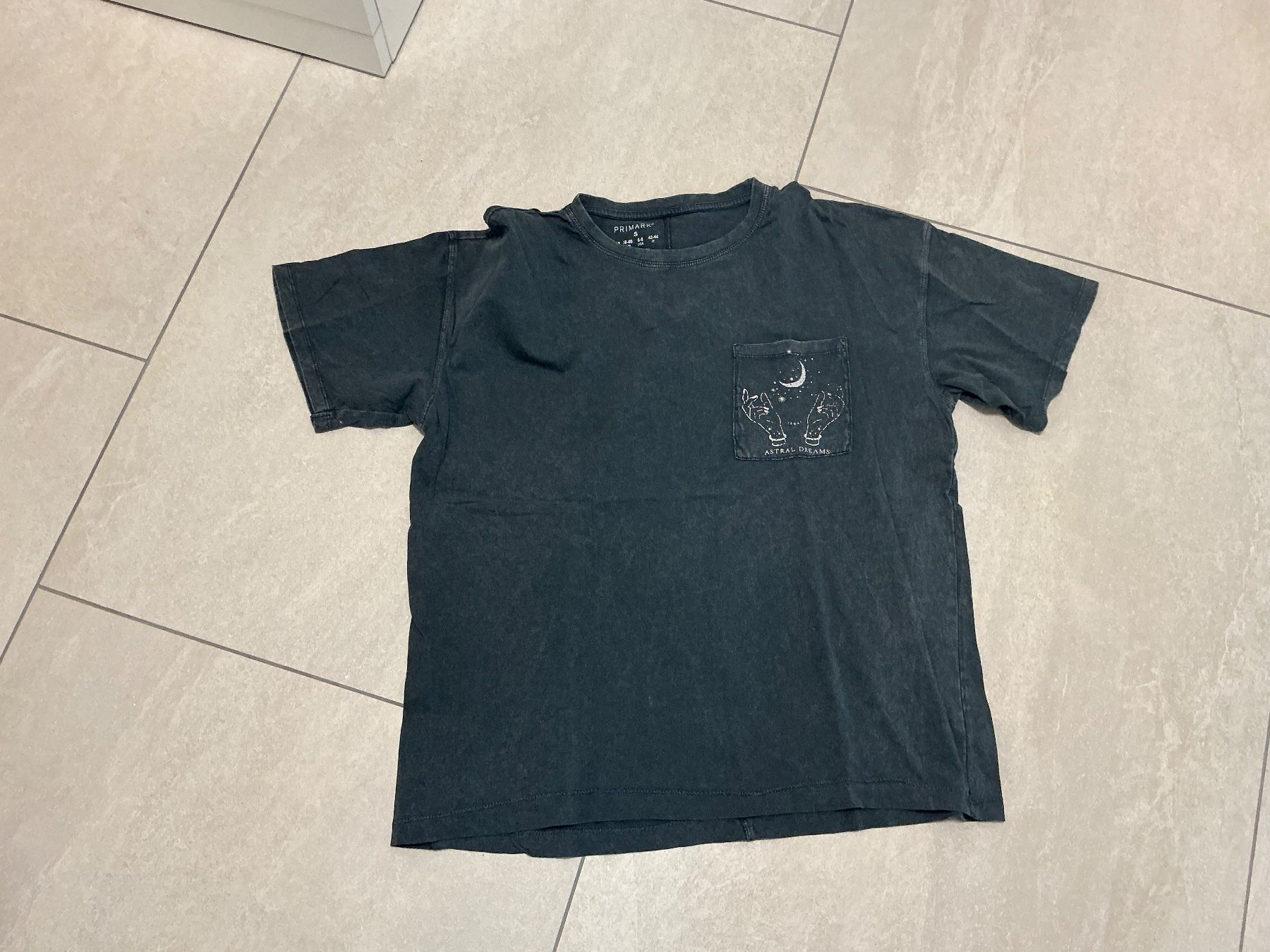 T-shirt: Schönes T-Shirt, stonewashed Optik, Grösse S, – Usato da Würenlos venduto da Chicca2004 1