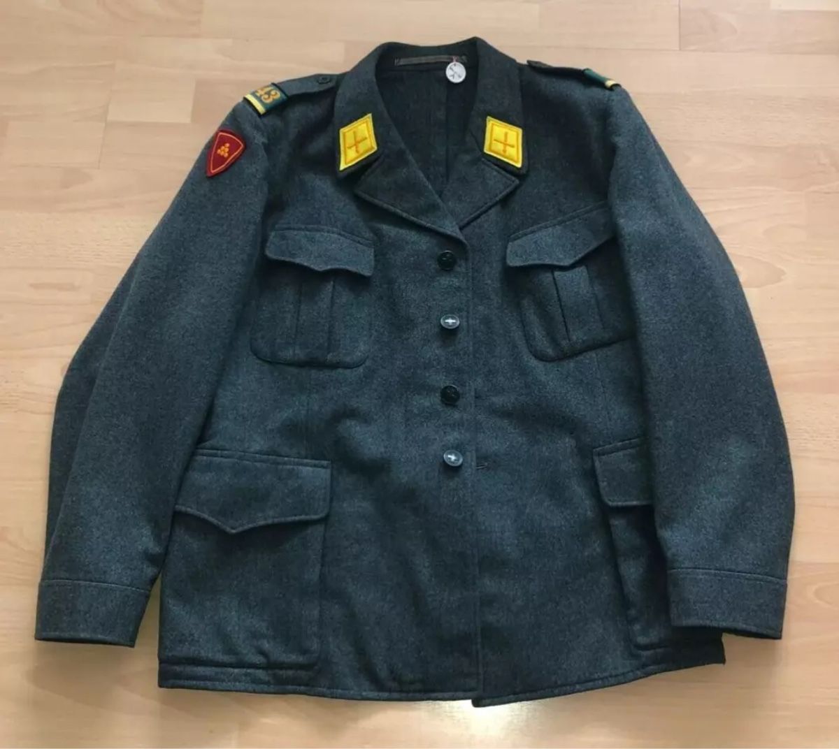 Schweizer Armee Uniformi: 40er Schweizer Armee Militär Uniformen Set – Usato da Goldach venduto da igwhitestar 8