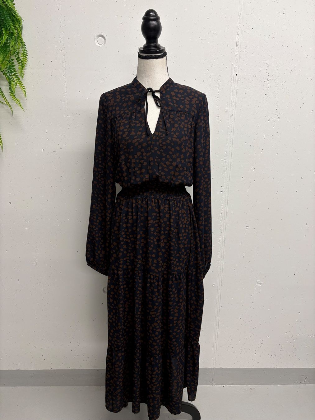 Only Robes: Only Kleid lang gemustert Gr. M Maxikleid braun blau – Neuf (Voir description) à Regensdorf par secondchancefashion