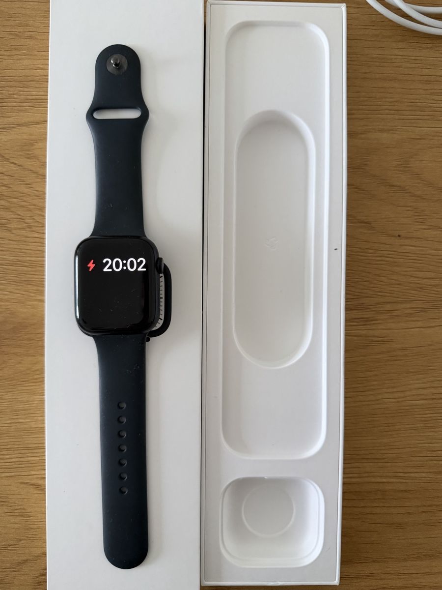 Apple Smartwatch: Apple Watch Serie 7 45mm – Usato da Zürich venduto da mar_cd9s