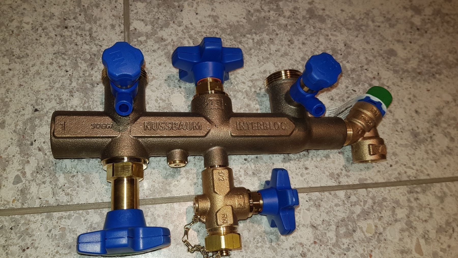 Armaturen: interbloc Nussbaum Sanitär 1" – Neu und originalverpackt aus Waldstatt von EP1984