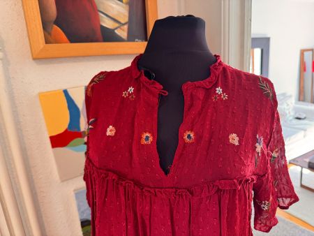 Robe rouge à broderies florales ZARA WOMAN (M)