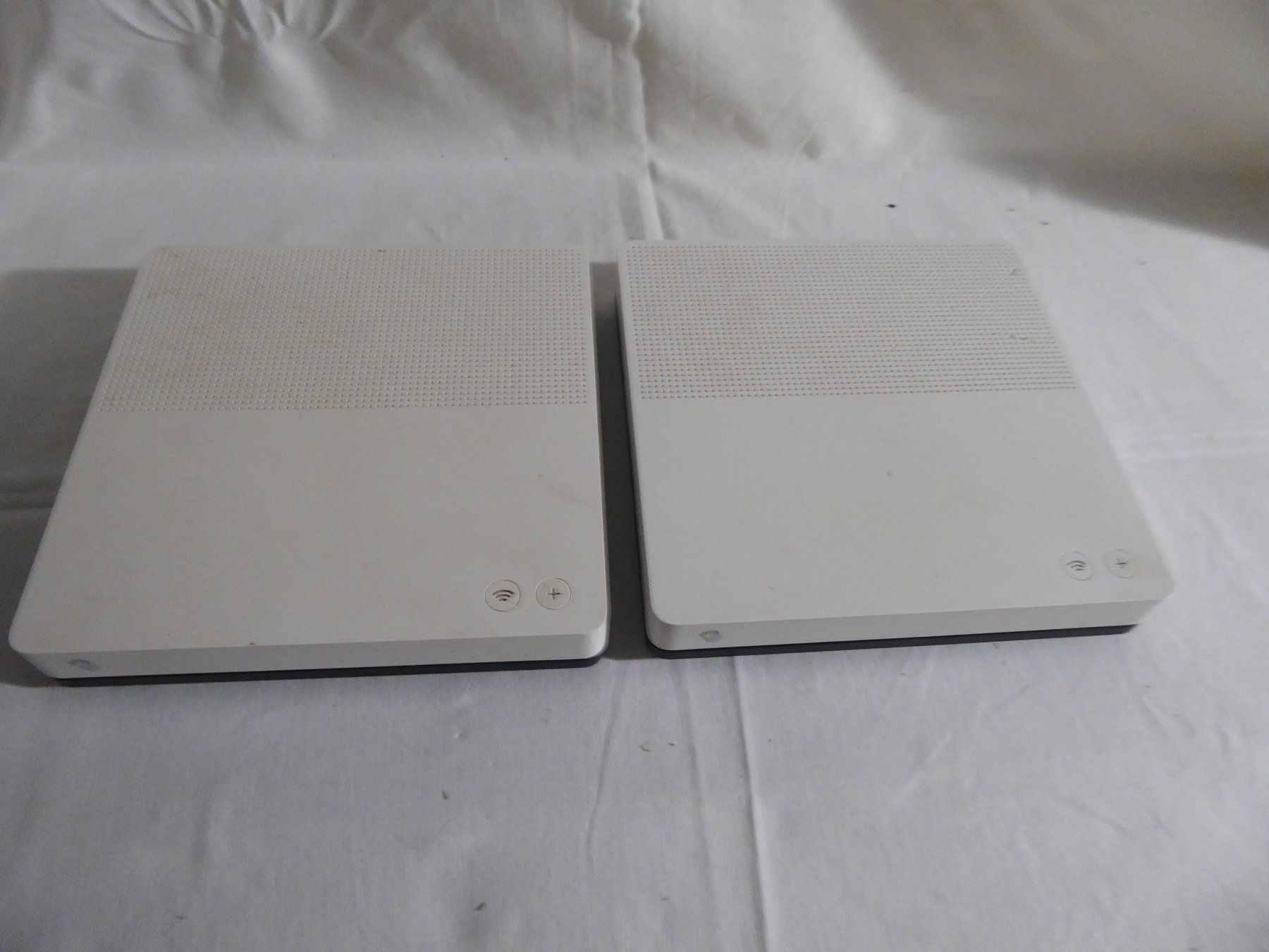 Swisscom Modem & Router: 2x WLAN Router Swisscom – Usato da Ennetbühl venduto da VPHS
