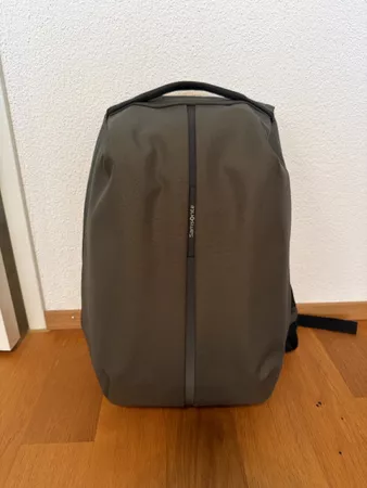 Samsonite Securipak 2.0 olive Laptop/travel new condition