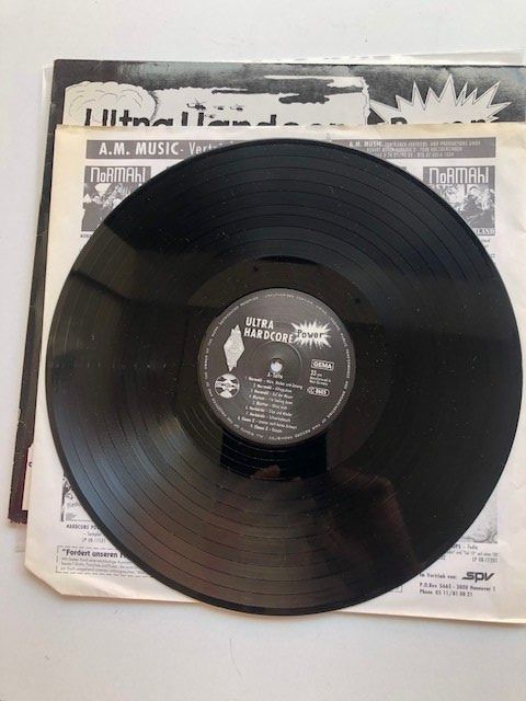 Dischi in vinile: Bluttat – Usato da Aarwangen venduto da Jukebox3 7