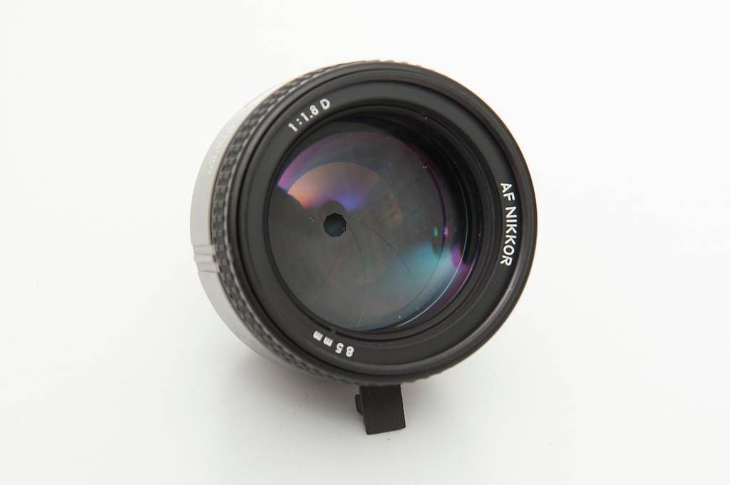 Nikon Objektive: Nikon AF Nikkor 85mm 1:18D – Gebraucht aus Lausanne von Phlox02 2