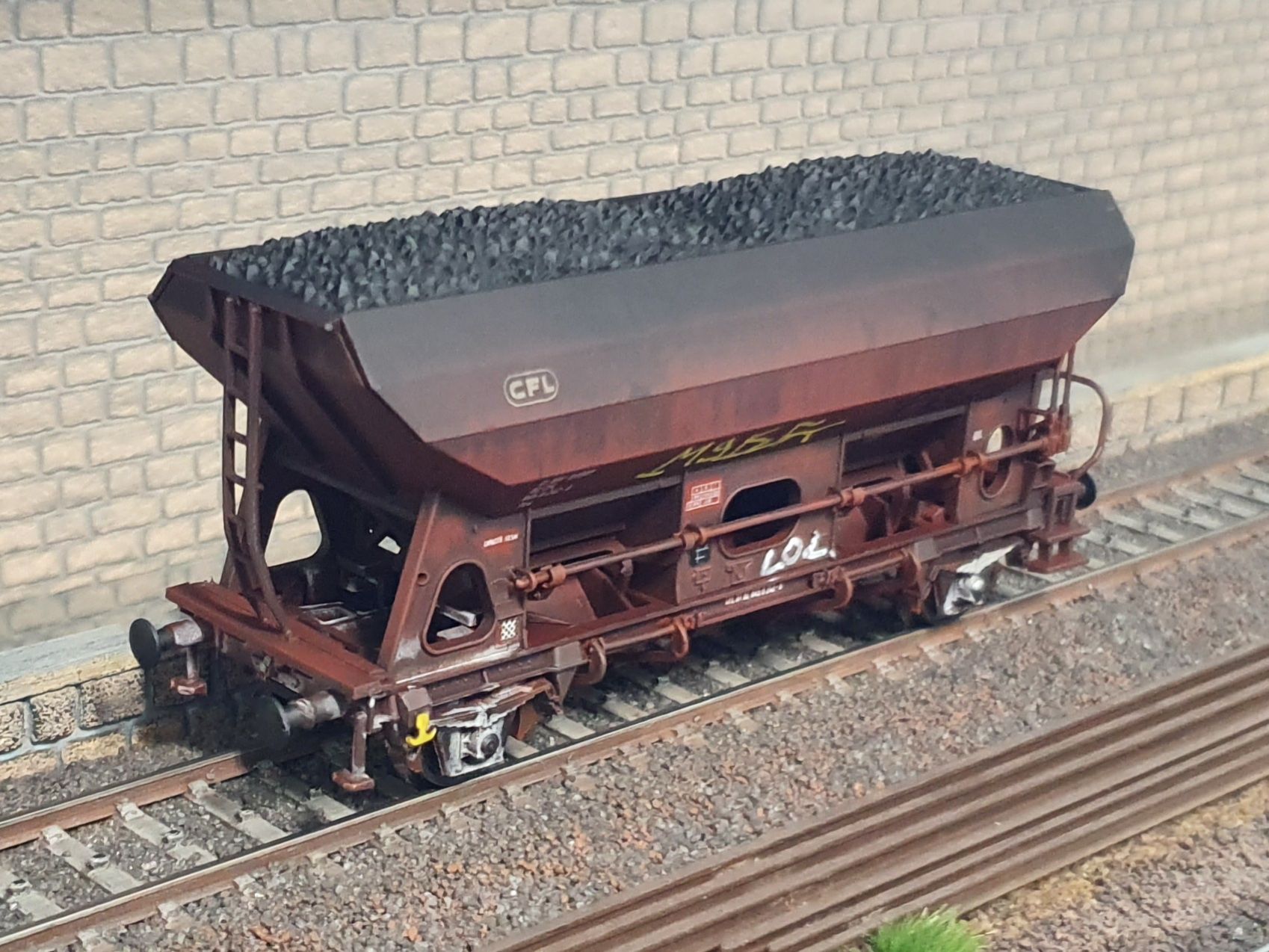 Roco Modellini di ferrovie: WAGON TREMIE, CFL, ROCO 46235, PATINE + GRAFFITIS – Usato da Loveresse venduto da FIFILOULOU 2