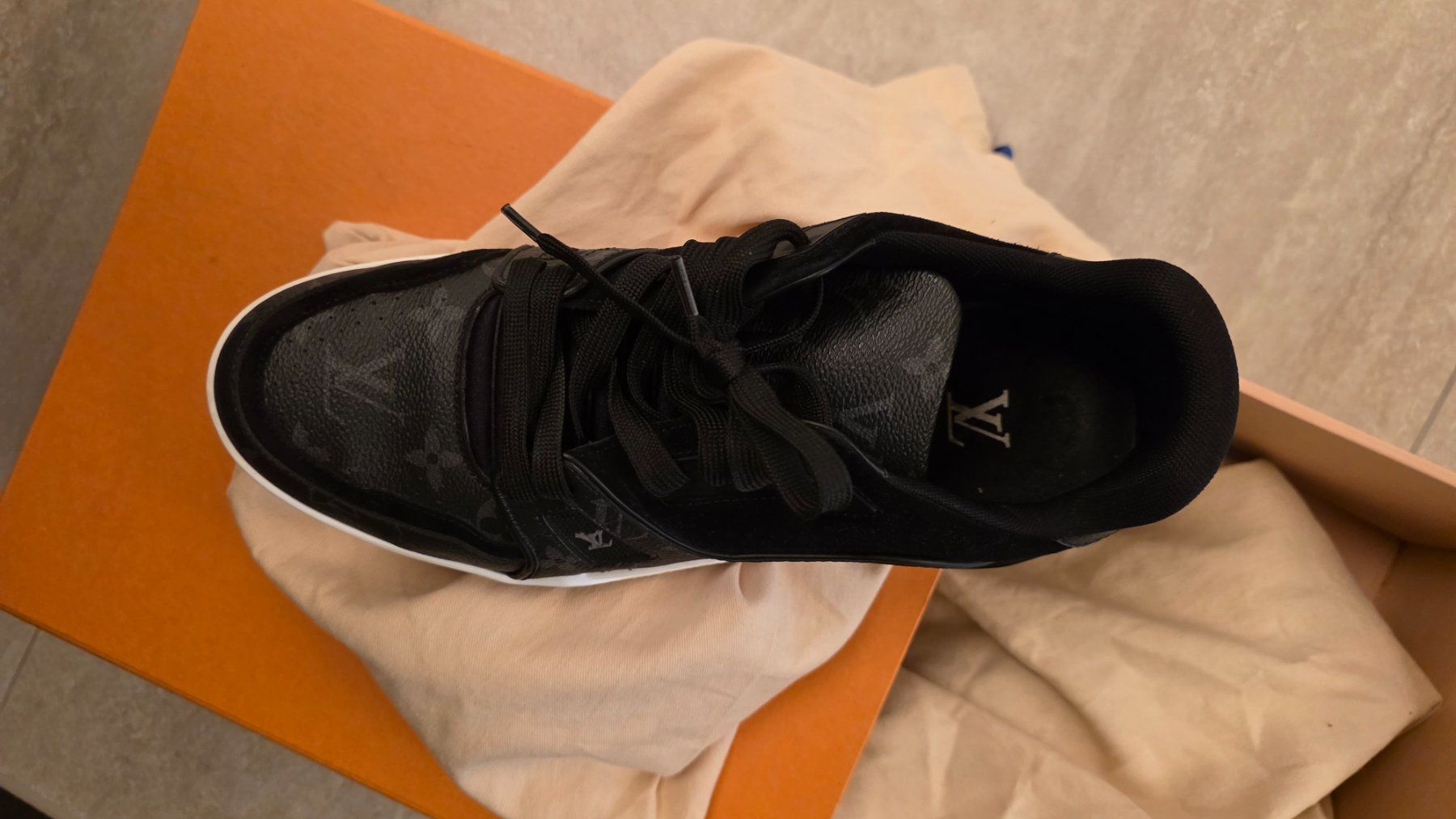 Louis Vuitton Scarpe da uomo: Louis Vuitton Trainer size 8 – Usato da Horgen venduto da Biffy2010
