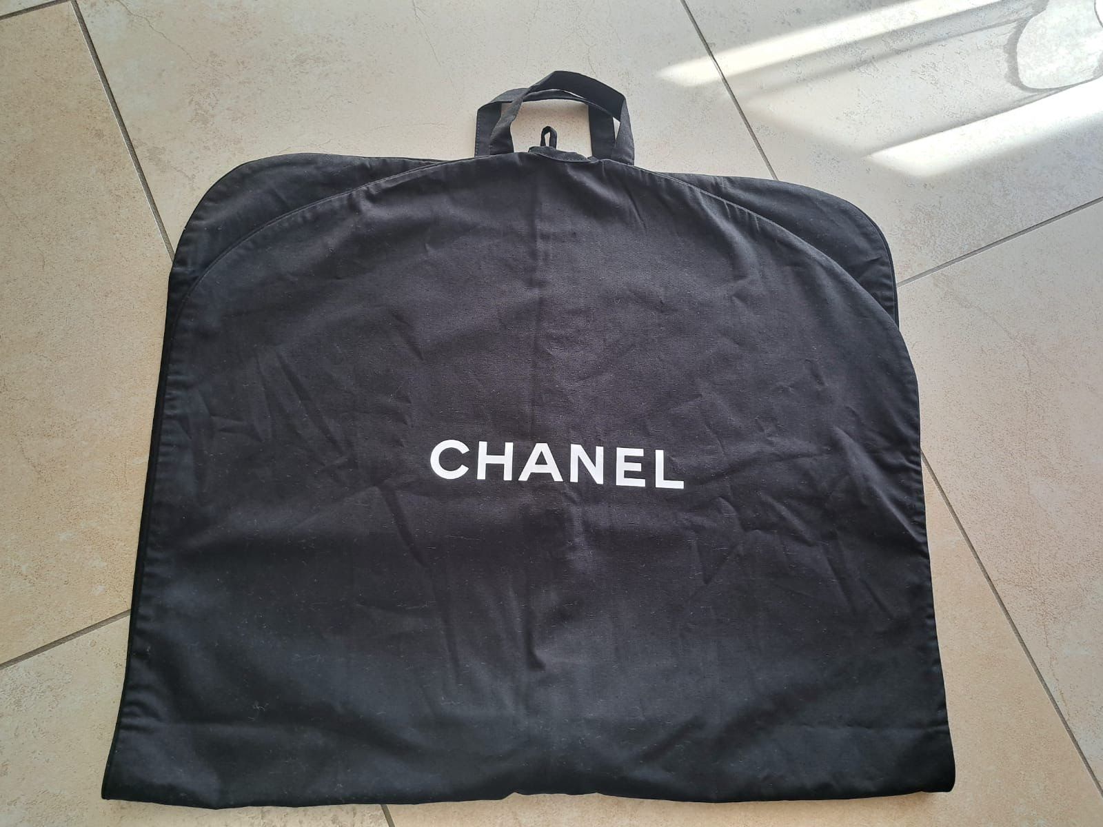 Chanel Borse: edler Kleidersack von CHANEL – Nuovo (secondo la descrizione) da Neuhausen am Rheinfall venduto da mariess 1