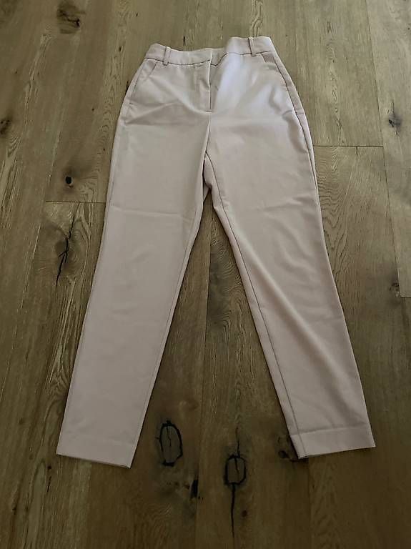 Zara Lots de vêtements: Kleiderpacket 3 Chinos – D'occasion à Ilanz par ber_p7gr 2