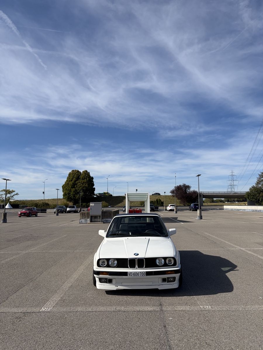 BMW Automobili: BMW E30 318i cabriolet expertisés à jour – Usato da Romanel-s-Lausanne venduto da Pidrroou 8