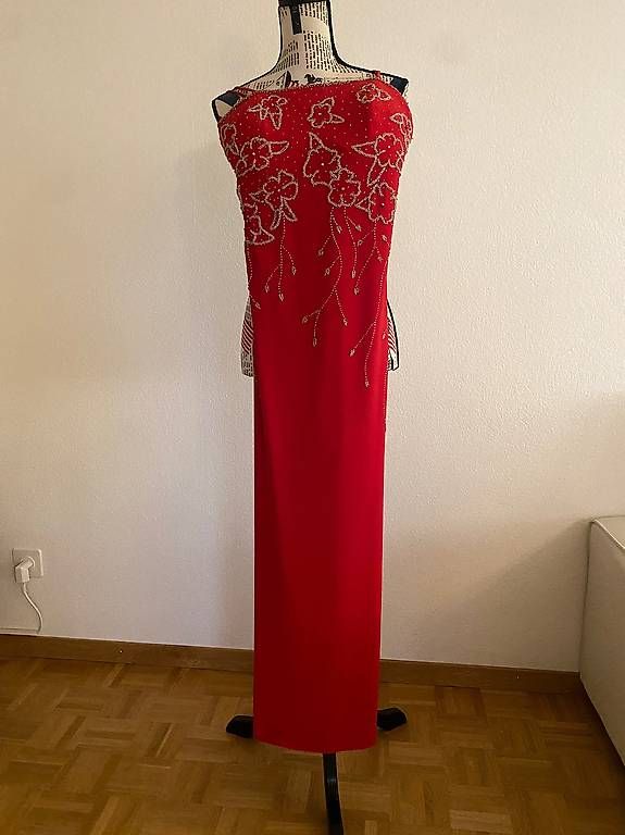 Robes: Abendkleid – D'occasion à aarau par Blejonline78