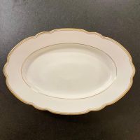 Feine Servierplatte, Porzellan mit Goldrand 30cm