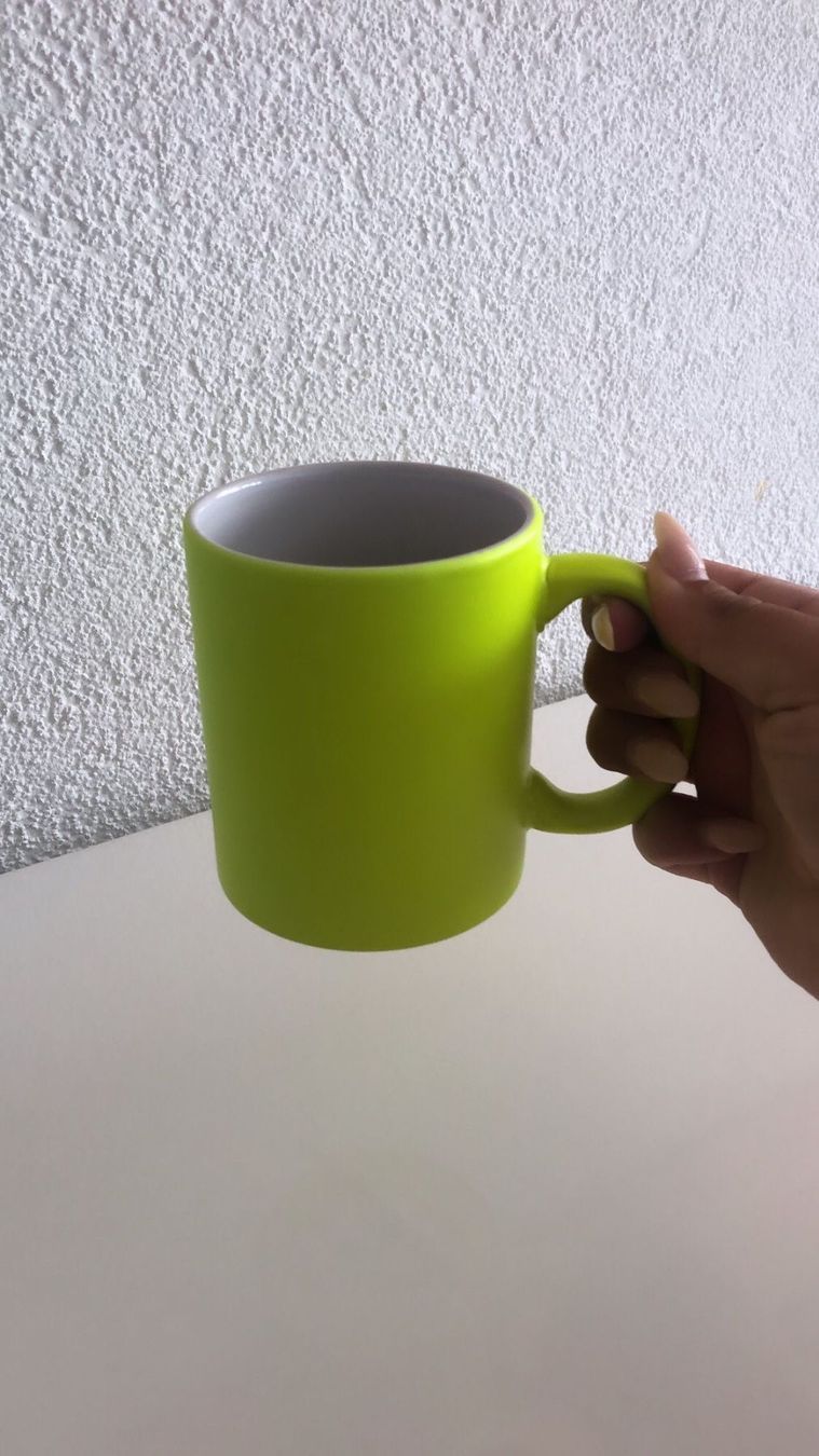 Tazze: Neon Gelb Tasse – Nuovo e nell'imballaggio originale da Biel/Bienne venduto da Bolagol9