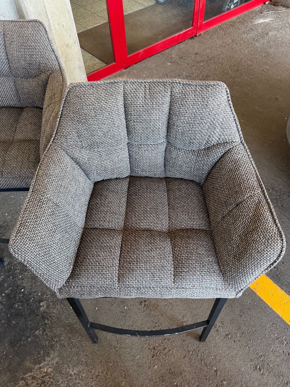 Kare Hocker: Barhocker KARE DESIGN Stoff grau 4 Stk. – Gebraucht aus Beinwil (Freiamt) von ale_s5fd 1