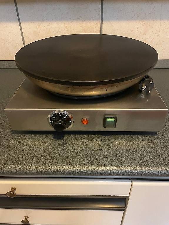 Cucine complete: Piastra per crepes professionale – Usato da Morbio Inferiore venduto da cla_9fmc
