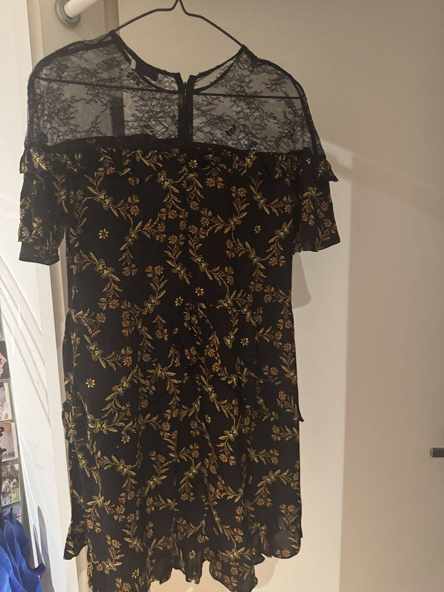 Sandro Vestiti: Sandro Kleid Schwarz Blumenmuster Spitze Grösse L Neu – Usato da Zürich venduto da mir_7mpq 1