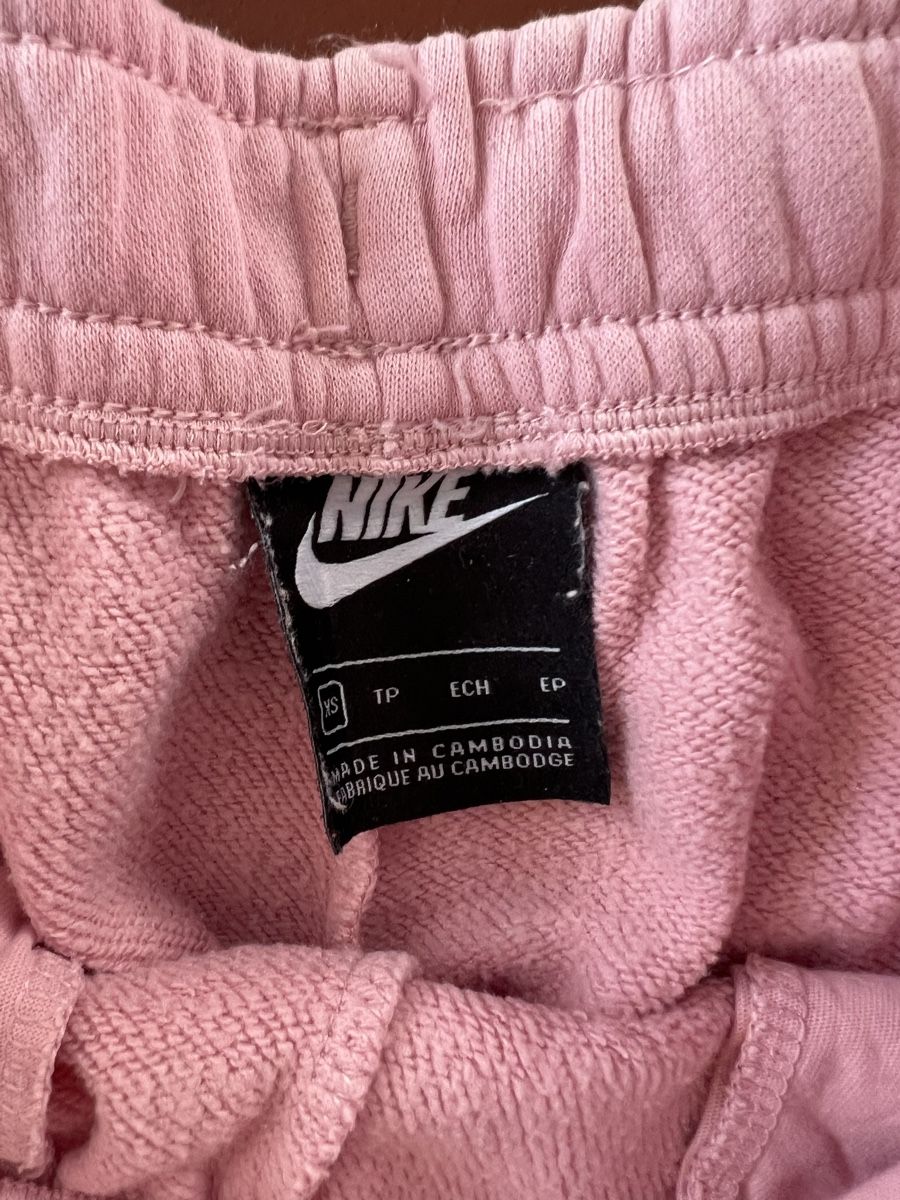 Nike Pantaloni: Nike Trainerhosen Gr.XS Neu – Usato da zürich venduto da kira.jj 2