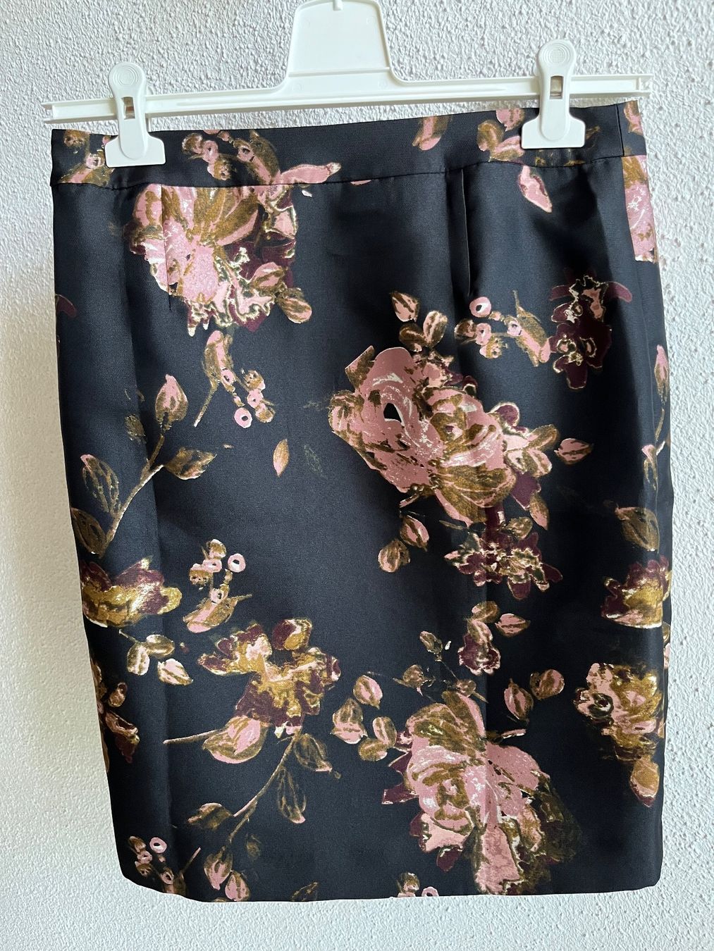 Gonne: schwarzer Jupe mit Blumenmuster - Part Two – Nuovo (secondo la descrizione) da Jonschwil venduto da juliana_pluess