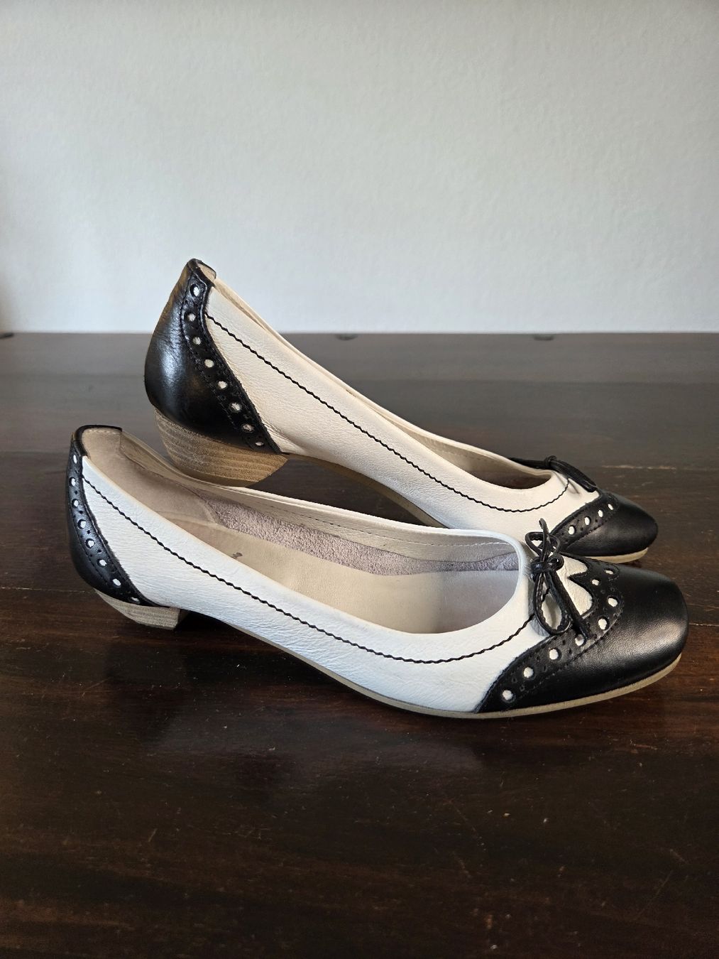 Scarpe da donna: Passo per Passo leather pumps Gr. 38 – Usato da Bern venduto da -Aniko-