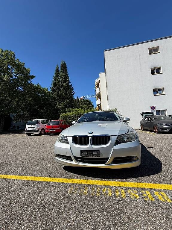 BMW Autos: Auto BMW 320i – D'occasion à Dulliken par lej_lfp7 2