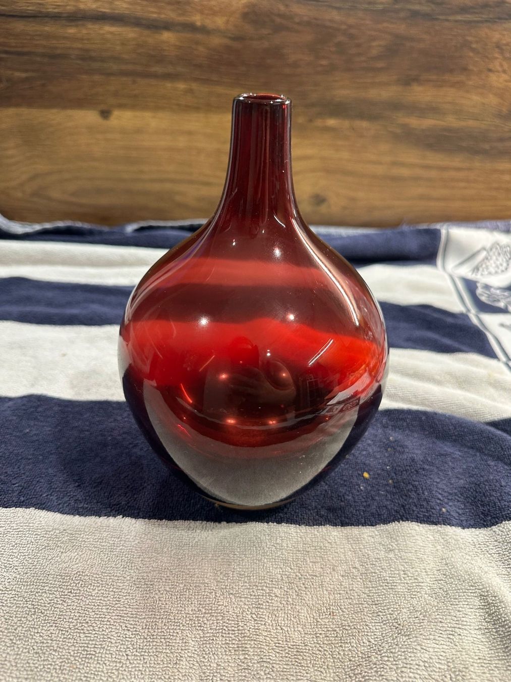 Vasi & Recipienti: Vase rot – Usato da Schaan venduto da Hermine2018