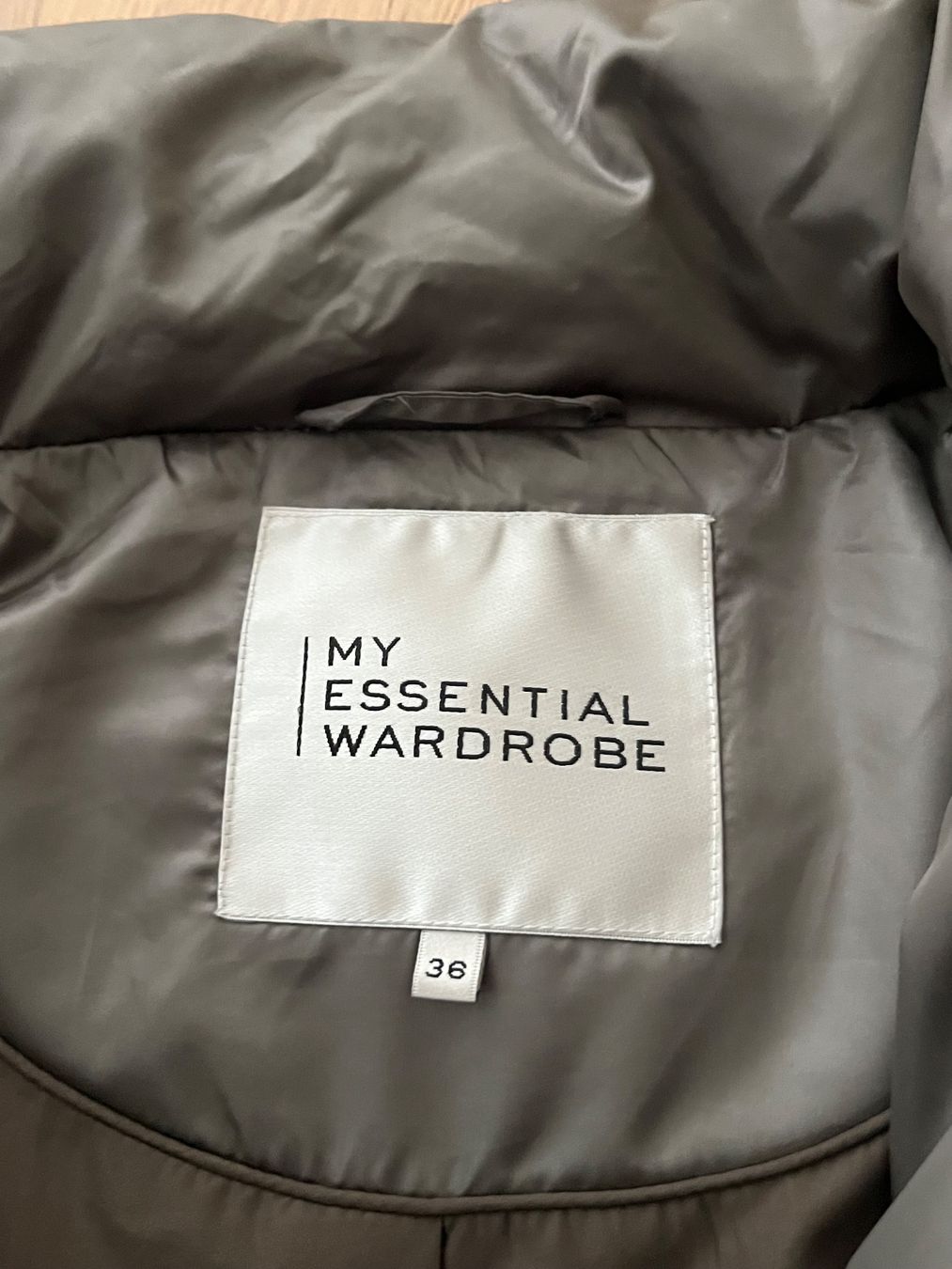 Vestes: My Essential Wardrobe Daunenjacke – D'occasion à Zollikon par Fashionlover6 3