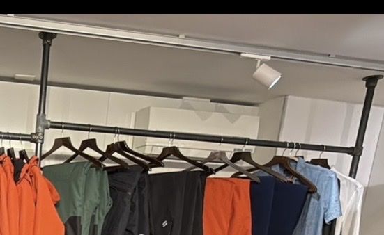Sonstige Dekorationen & Accessoires: Kleiderständer aus Rohren sehr stabil – Gebraucht aus Interlaken von Skandalpreis 3