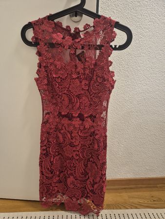 L'Atiste Spitzenkleid, bordeauxrot, Grösse S NEU