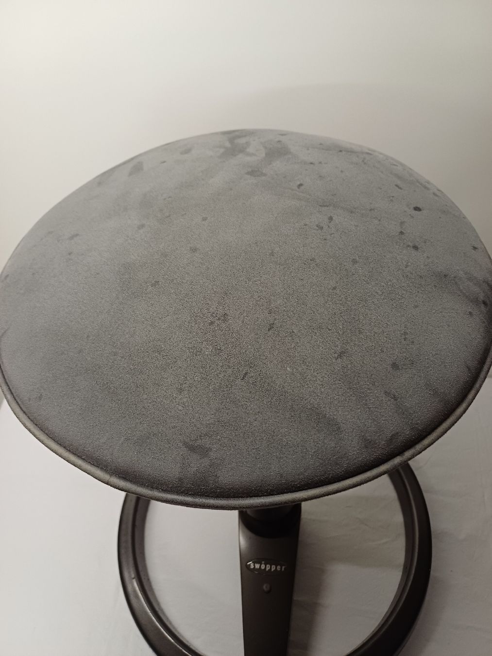Hocker: Swopper Hocker – Defekt aus Wangenried von  5