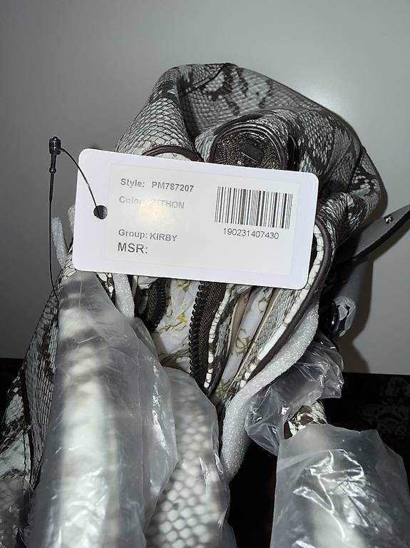 Guess Taschen für Damen: Guess Tasche – Gebraucht aus Pfäffikon ZH von cer_8rd7 3