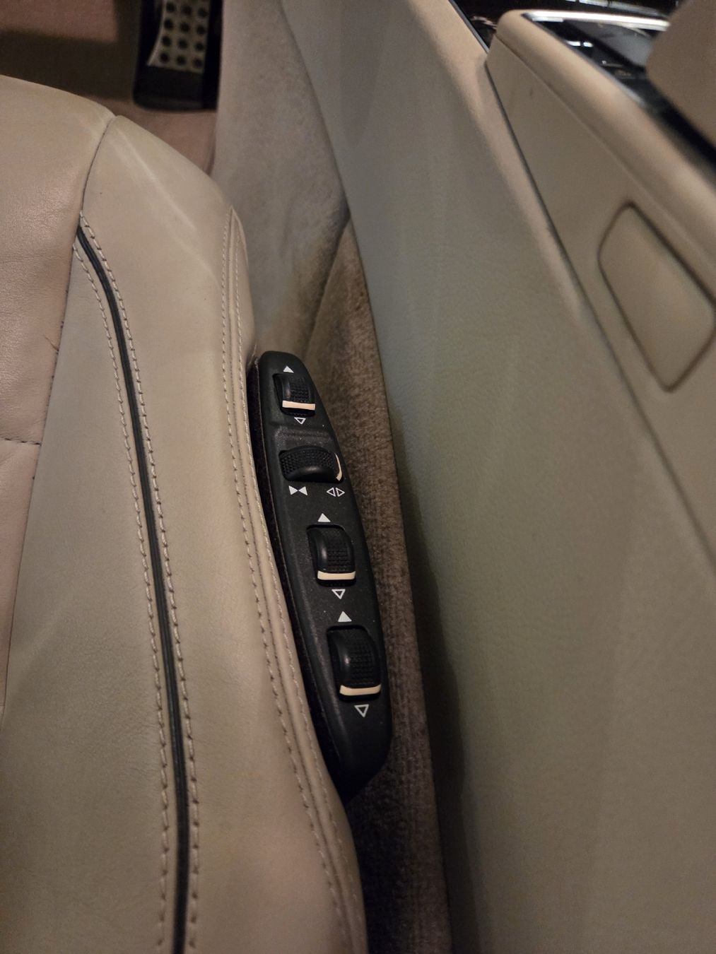 Mercedes-Benz Automobili: Mercedes E400 Coupé – Usato da Münchenstein venduto da Furki22 5