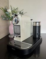 Nespresso Kaffeemaschine & Milchaufschäumer (DeLonghi)