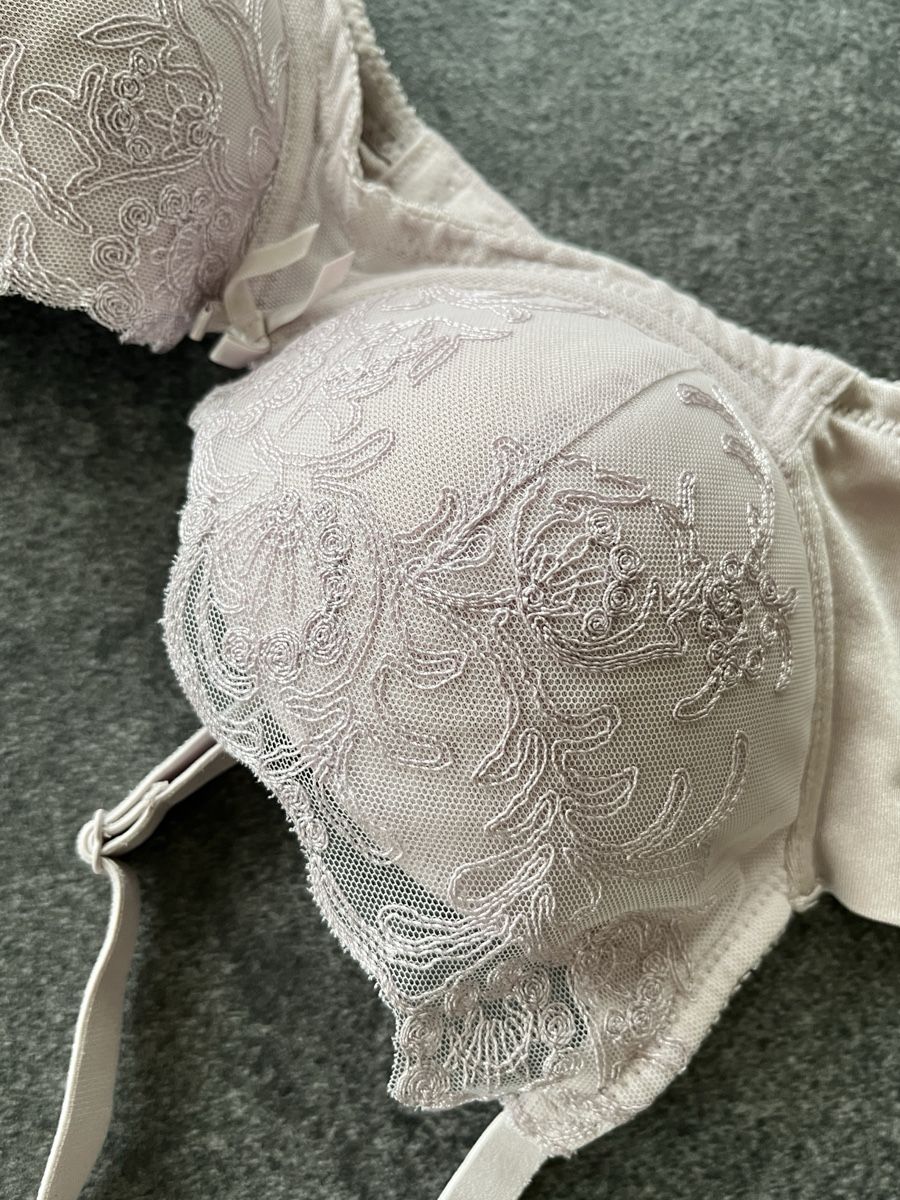 Sonstige Unterwäsche: BH in Lotusfarbe - Größe 75C, 34C – Gebraucht aus Kilchberg ZH von Simple.Life 2