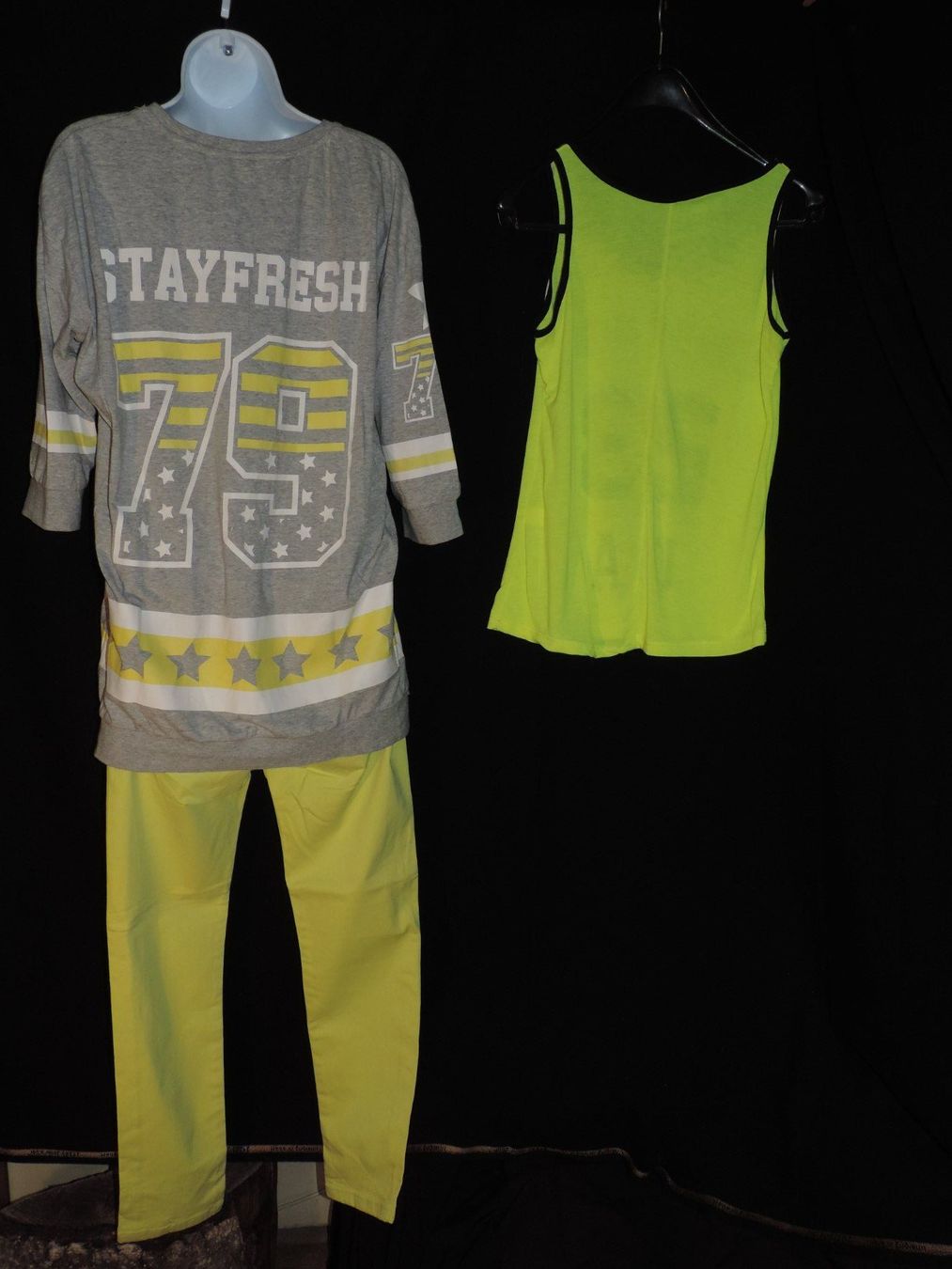 Kleiderpakete: 2 ensembles outwear jaune fluo – Gebraucht aus Genève von Axelle333 6