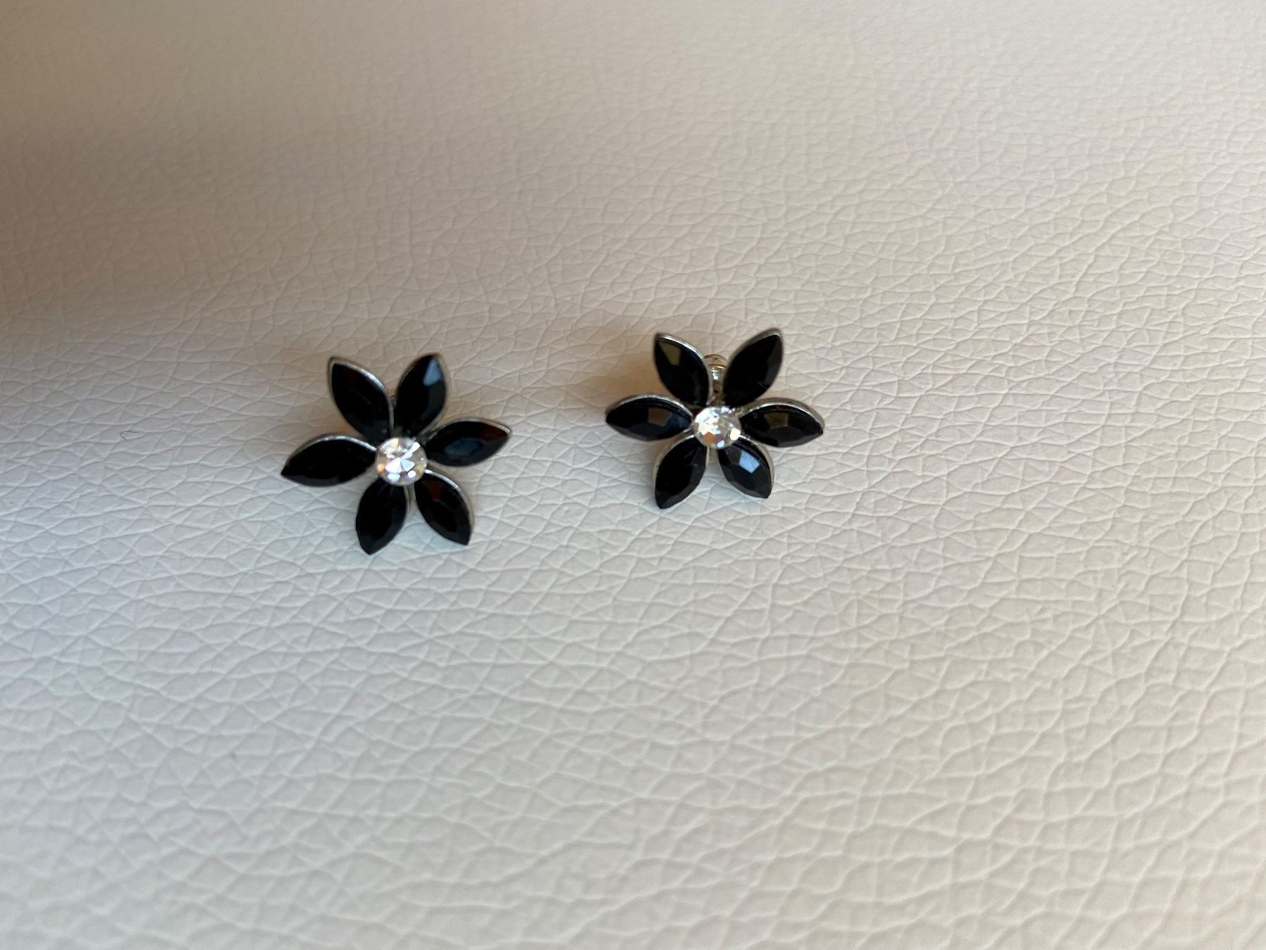 Orecchini pendenti & Orecchini a lobo: Ohrringe / Ohrstecker Blumen – Usato da Gommiswald venduto da Aloha.Spirit 1