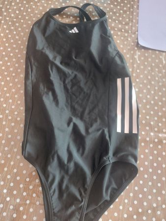 Badehose Adidas für 15 j