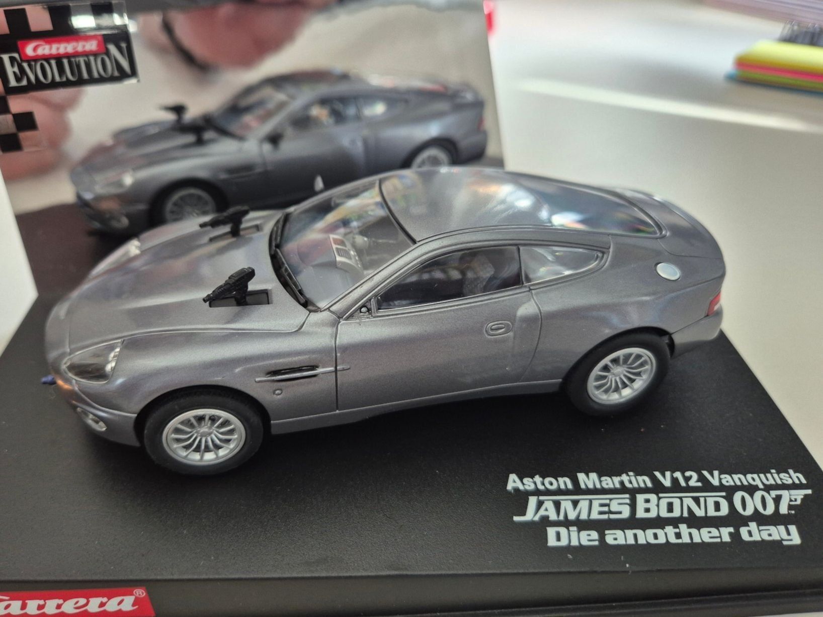 Carrera Piste: Carrera Evolution Aston Martin Vanquish James Bond 007 – Nuovo e nell'imballaggio originale da Ennetbürgen venduto da Perlen01