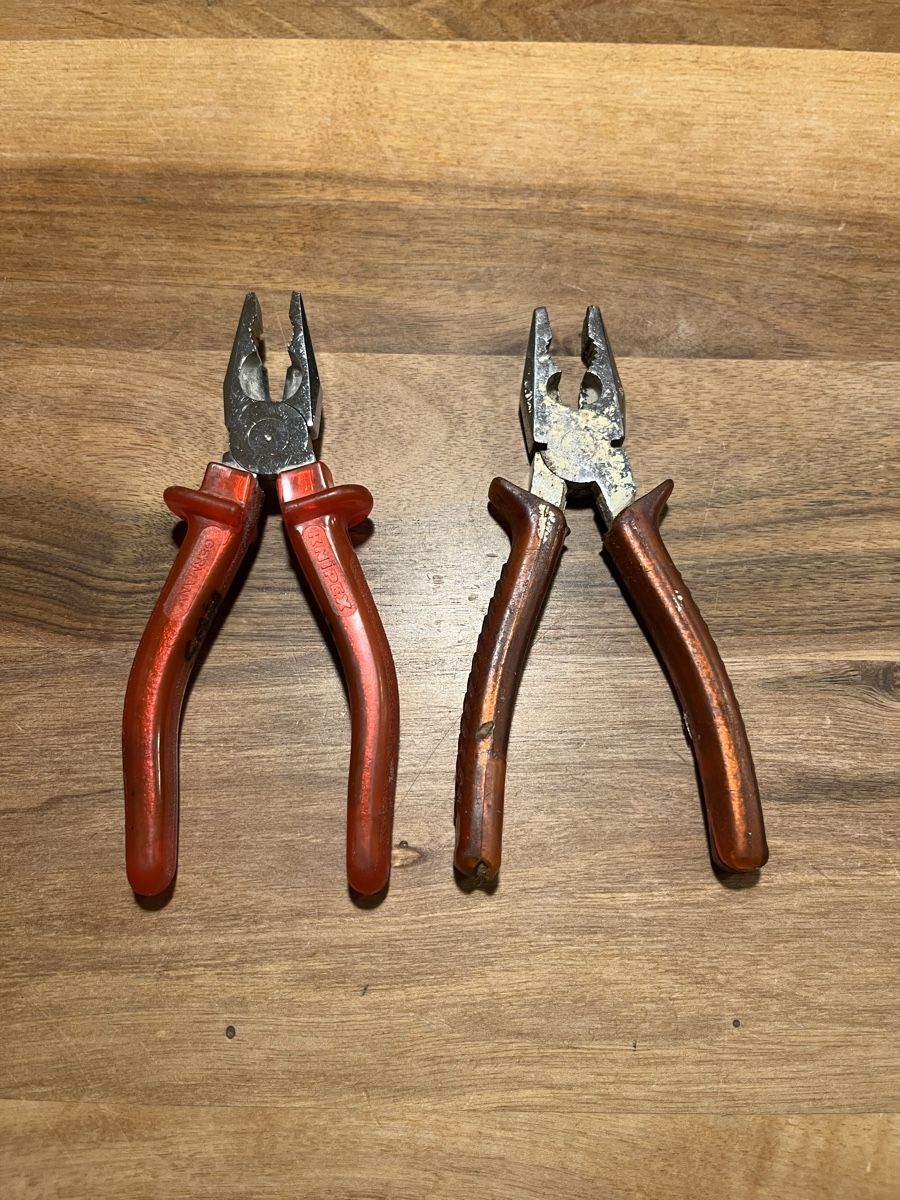 Knipex Tutti gli attrezzi: Kombizange 2 Stk. KNIPEX Germany gebraucht – Usato da Würenlos venduto da KLG_3TBs