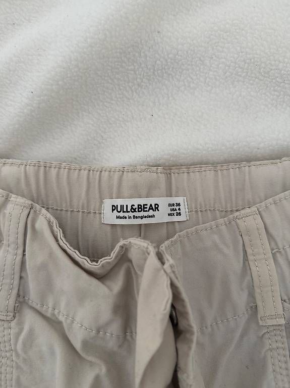 Pantaloni: Beige Cargo-Hose von Pull&Bear – Usato da Oberburg venduto da ab22q 2