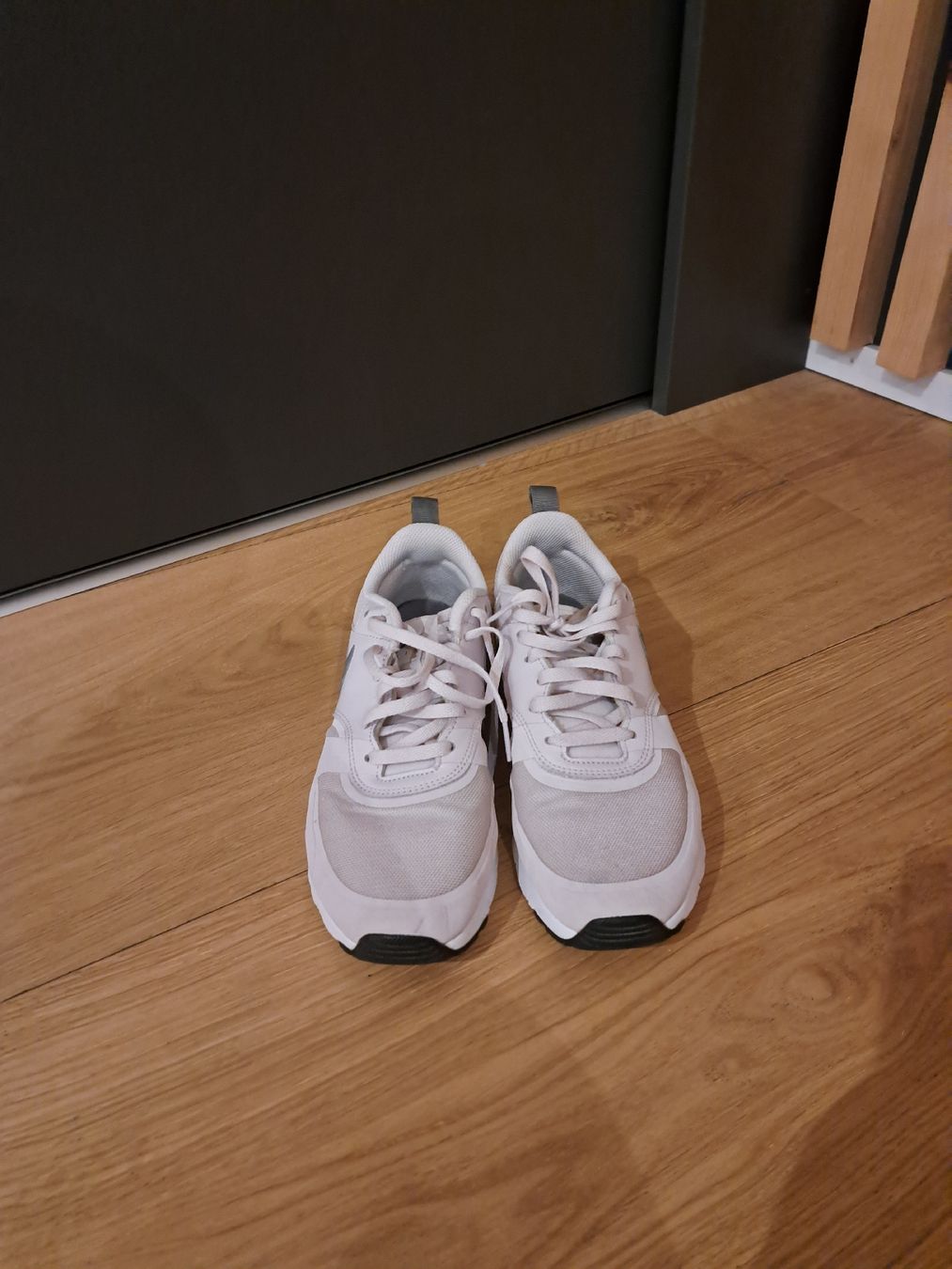 Nike Damenschuhe: Nike Air Turnschuh – Gebraucht aus Andwil SG von zue_b9bt 1