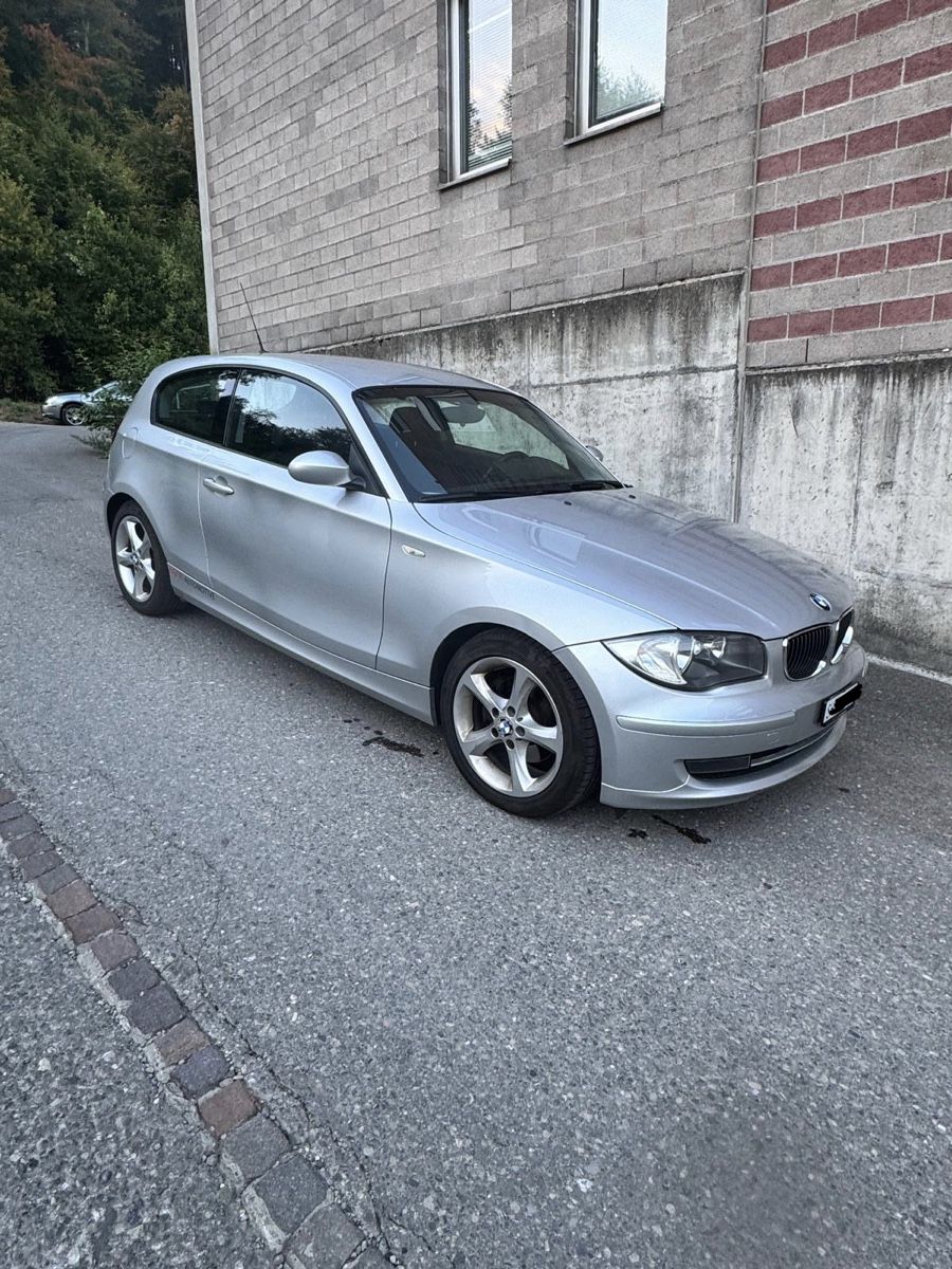 BMW Automobili: BMW 120i Automat  – Usato da Schaffhausen venduto da HR-Automotive